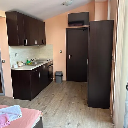 Vendégház Dinevi 3*