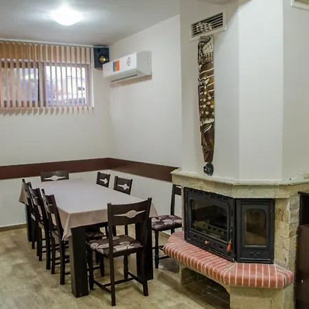 Dinevi 3* Szapareva Banja